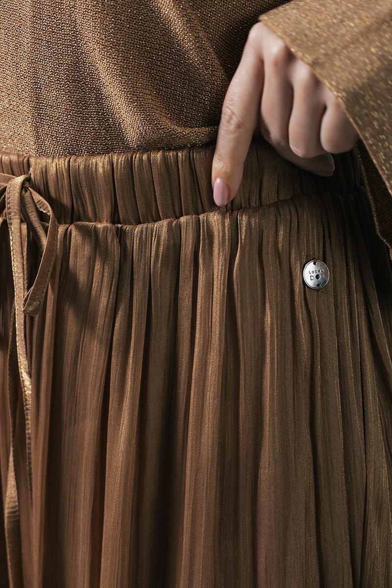 Label DOT Rok Emi Bruin 5