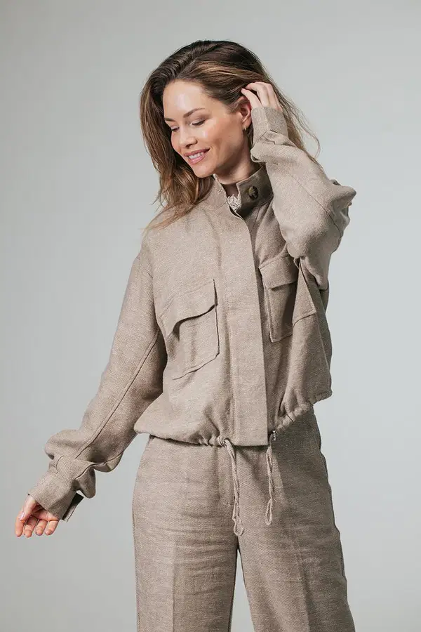 Label DOT Jack Lea Beige 1