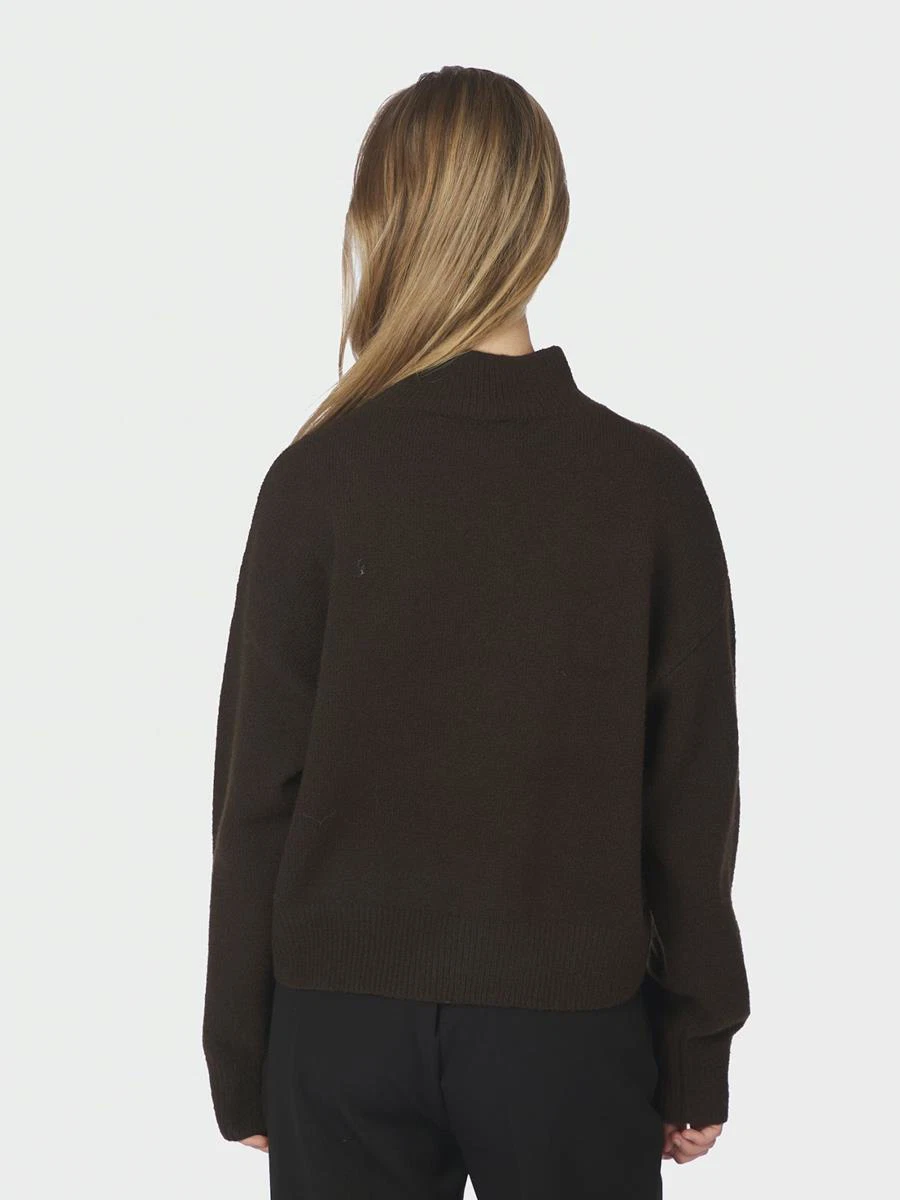 Neo Noir Sweater Paulina Bruin 3