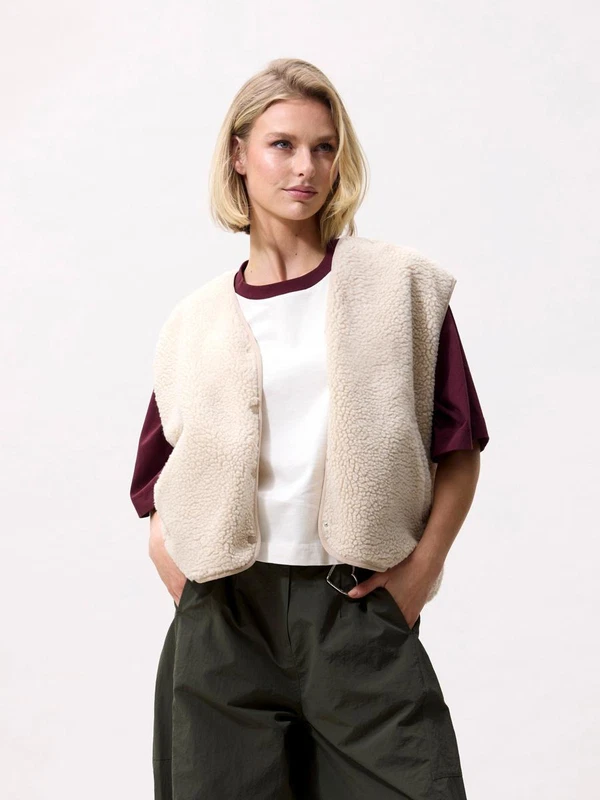 Catwalk Junkie Bodywarmer 2603022405 Beige 1
