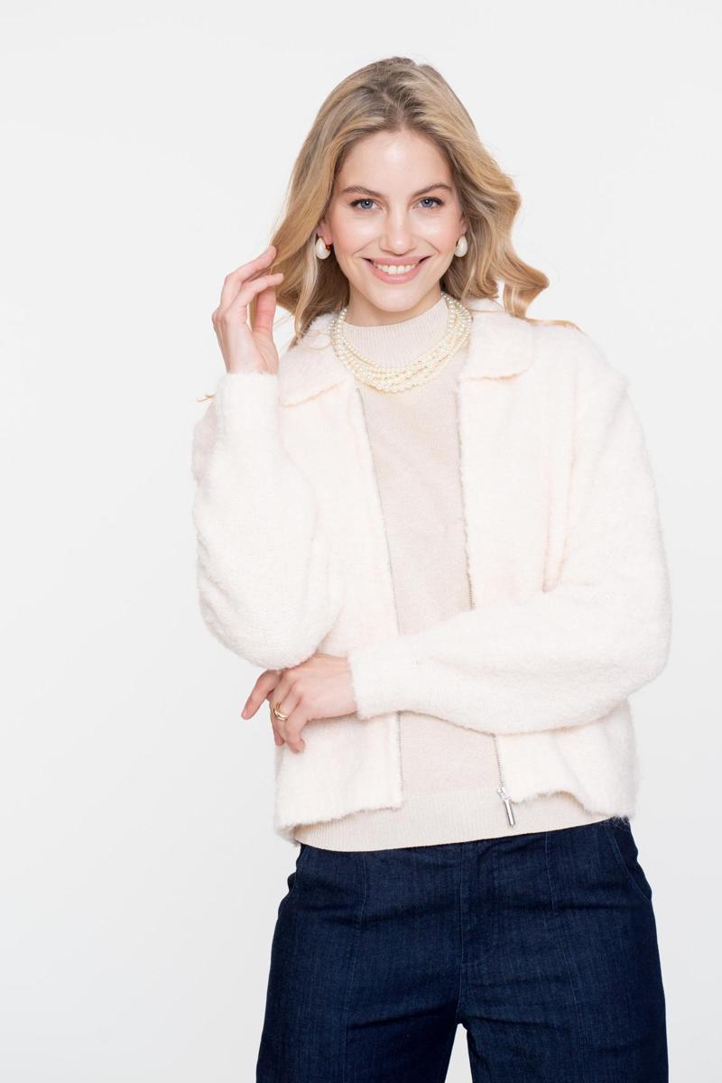 Geisha Vest 54575-29 Off-White 1