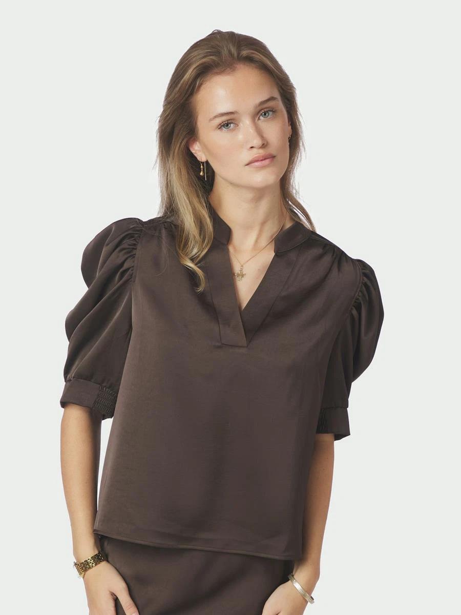 Neo Noir Blouse Roella Bruin 1