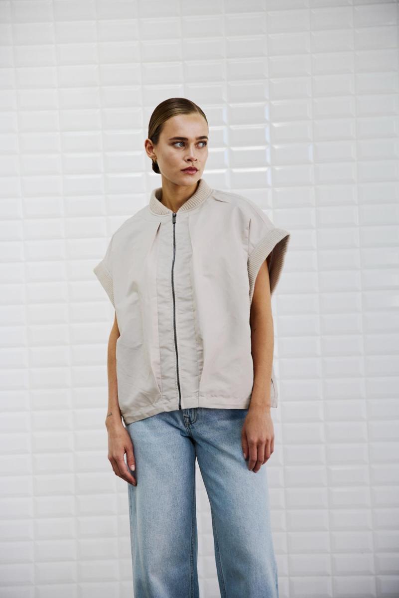 WithBlack Gilet Imperial Beige 1