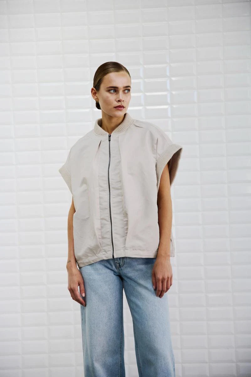 WithBlack Gilet Imperial Beige 1