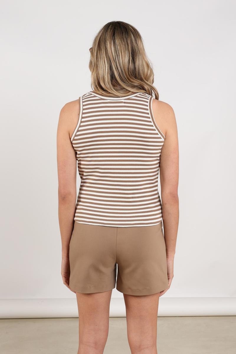 NUKUS Top Steffie Bruin 3