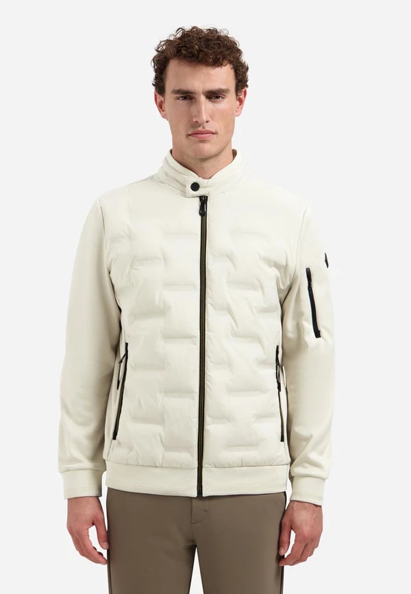 No Excess Jas 31630119 Off-White 1