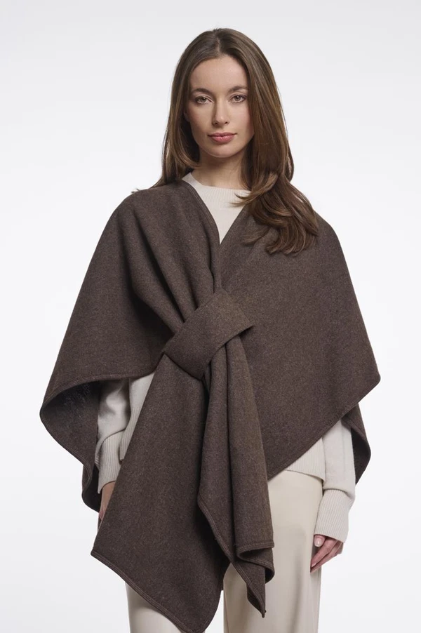 Rino & Pelle Poncho Marwa Bruin 1