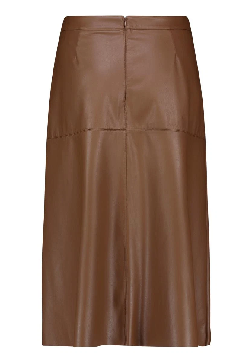 Betty Barclay Rok 93062738 Bruin 4