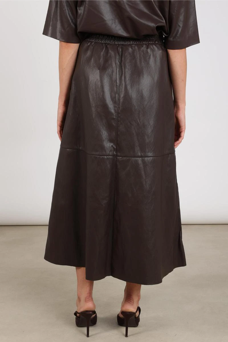 NUKUS Rok Britney Bruin 3