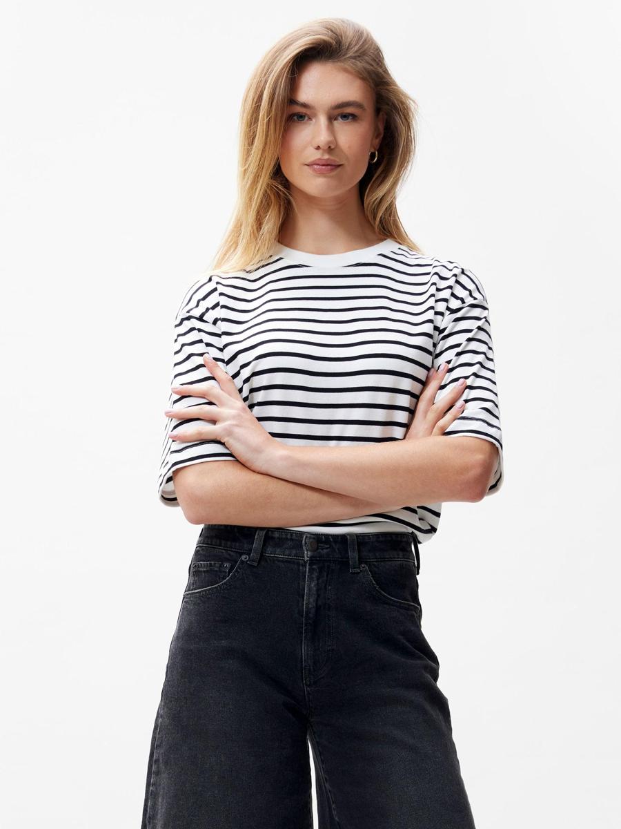 Catwalk Junkie T-shirt 2402080200 Zwart 2