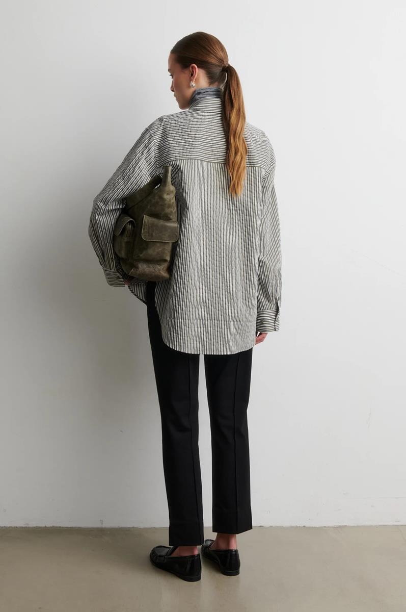 Second Female Blouse Vena Groen 3