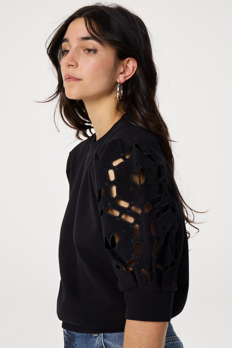 Fabienne Chapot Trui Henriette Zwart 1