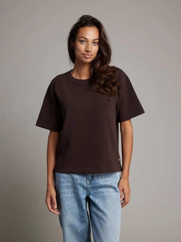 Pink Noir T-Shirt Iris Zwart 1