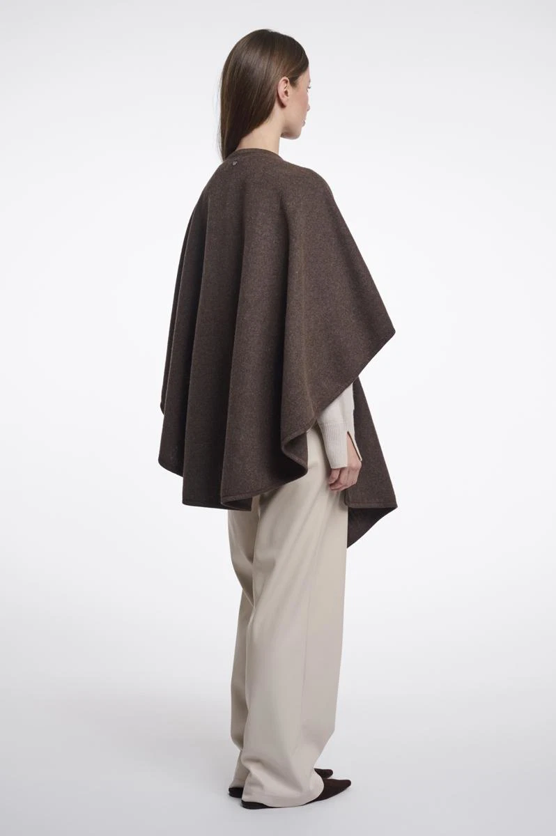 Rino & Pelle Poncho Marwa Bruin 2
