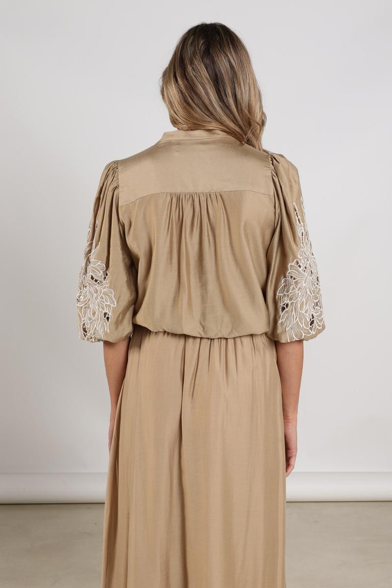 NUKUS Blouse Rosie Bruin 3