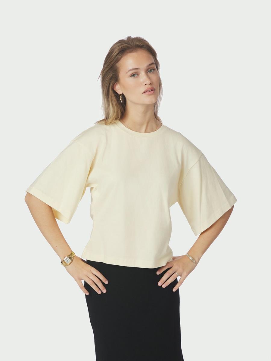 Neo Noir T-Shirt Asha Geel  1