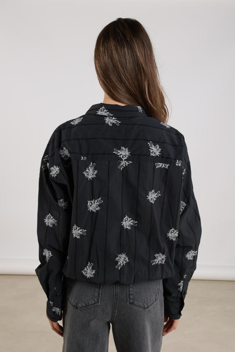 NUKUS Blouse Lara Zwart 3