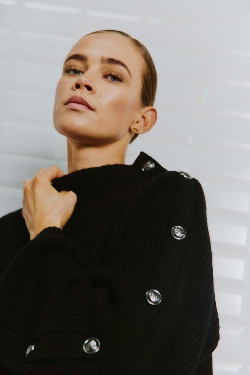 WithBlack Trui Ines Zwart 1