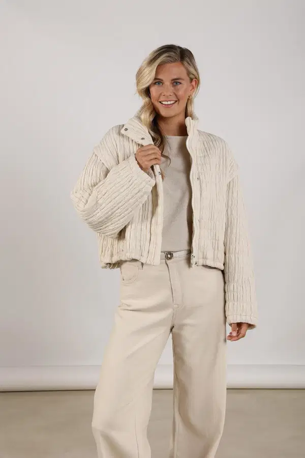 NUKUS Jack Elly Off-White 1