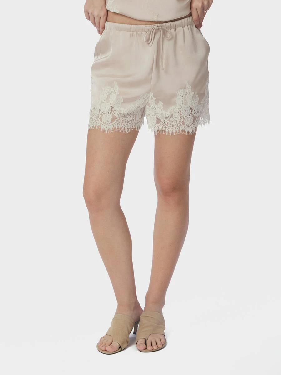 Neo Noir Short Siena Off-White 1