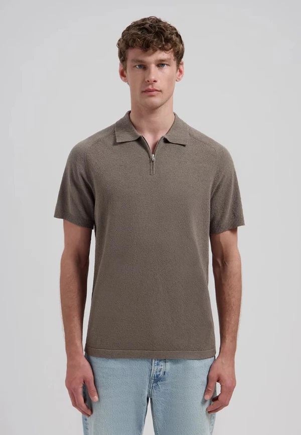 Dstrezzed Polo Pettar Bruin 1