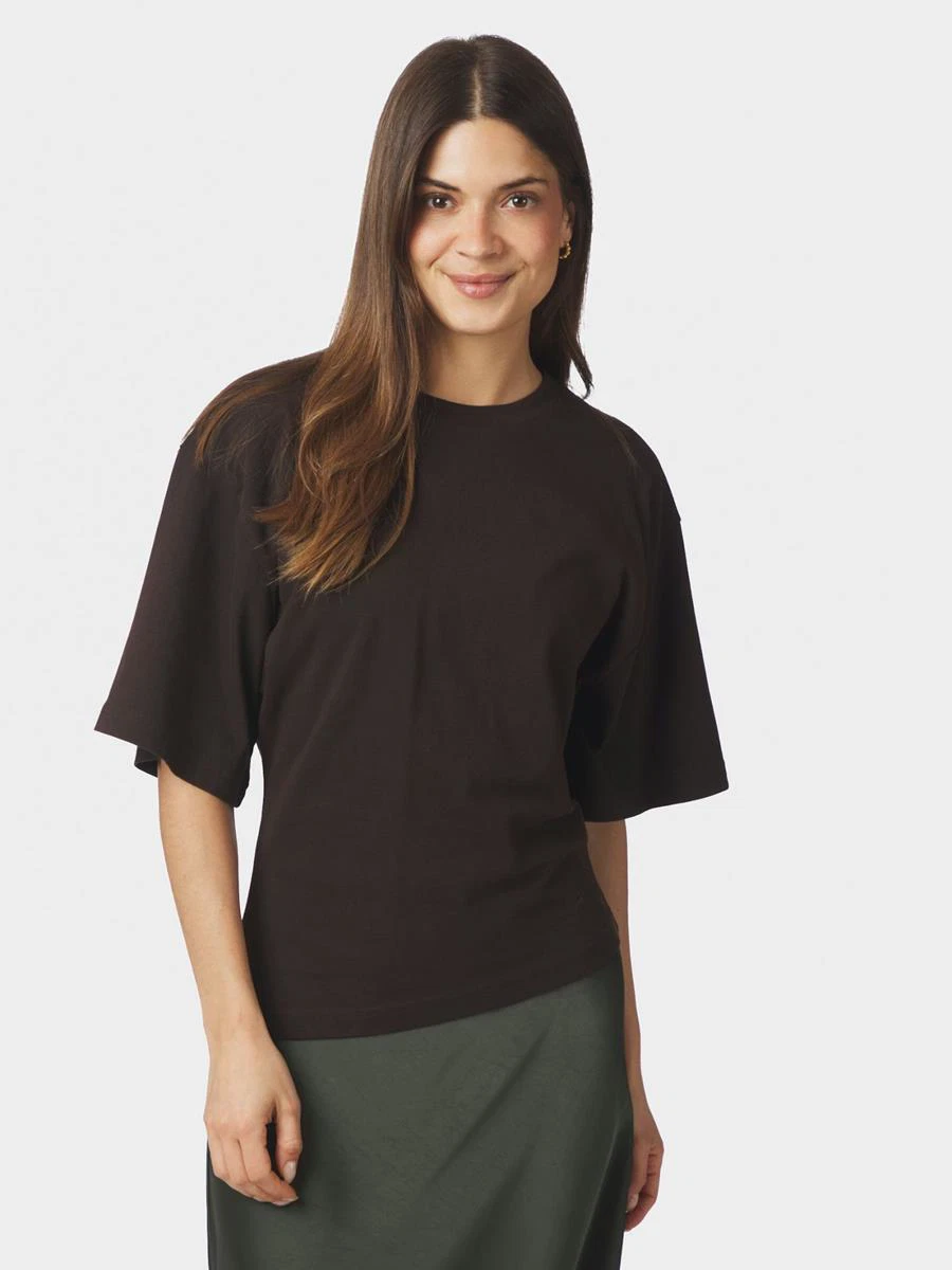 Neo Noir T-Shirt Alira Bruin 1