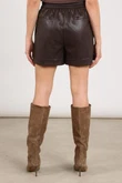 NUKUS Short Esmee Bruin 3