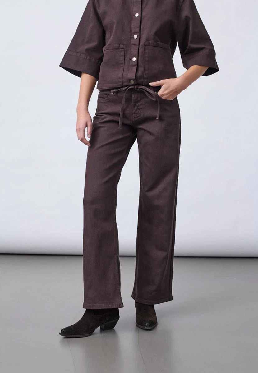 Sisters Point Jeans Onea-Belt-Je10 Bruin 1