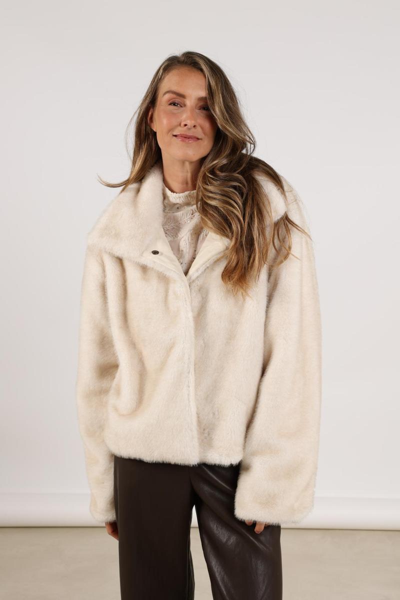 NUKUS Jack Pleun Off-White 1