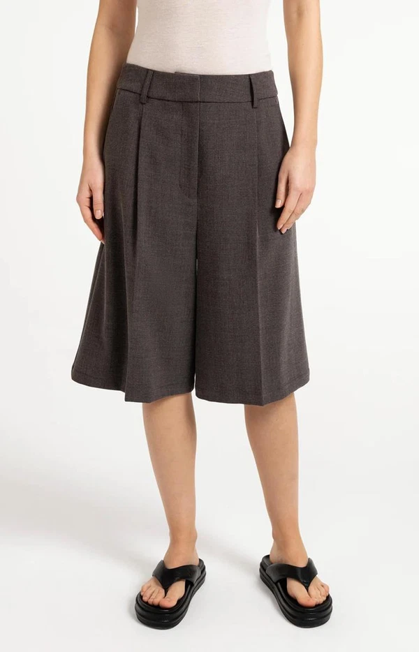 YAYA Short 01-321040-607 Bruin 1