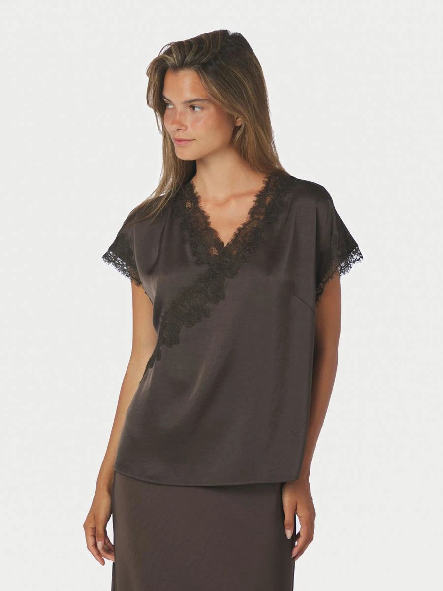 Neo Noir Blouse Benera Bruin 1
