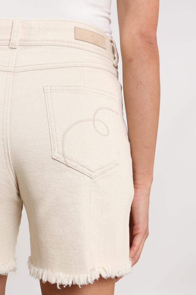 NUKUS Short Tanya Off-White 6