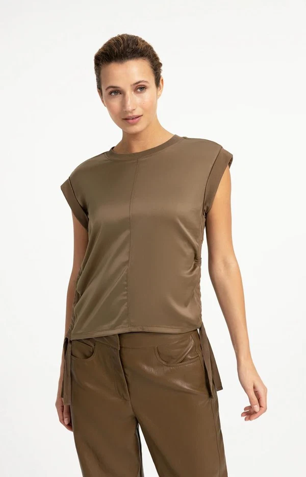 YAYA T-Shirt 01-709405-608 Bruin 1