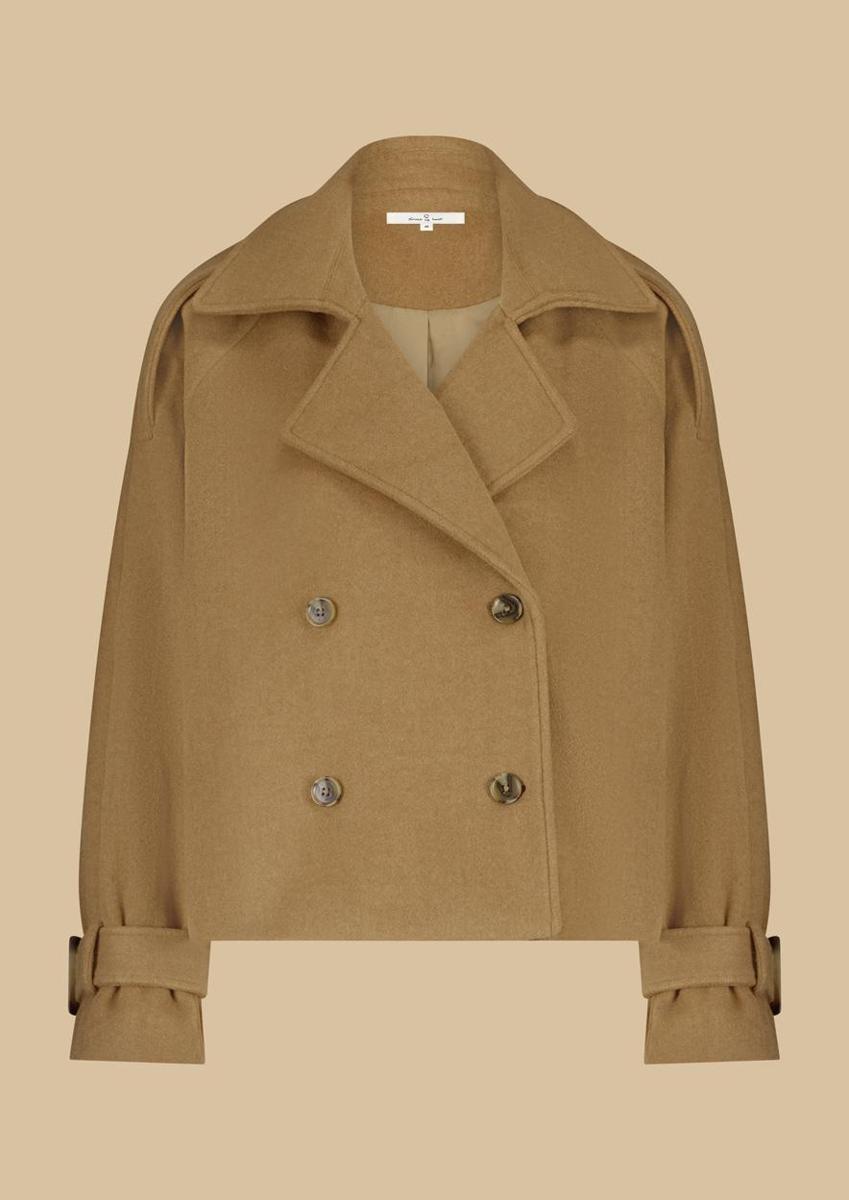 Circle of Trust Mantel Roxy Bruin 1