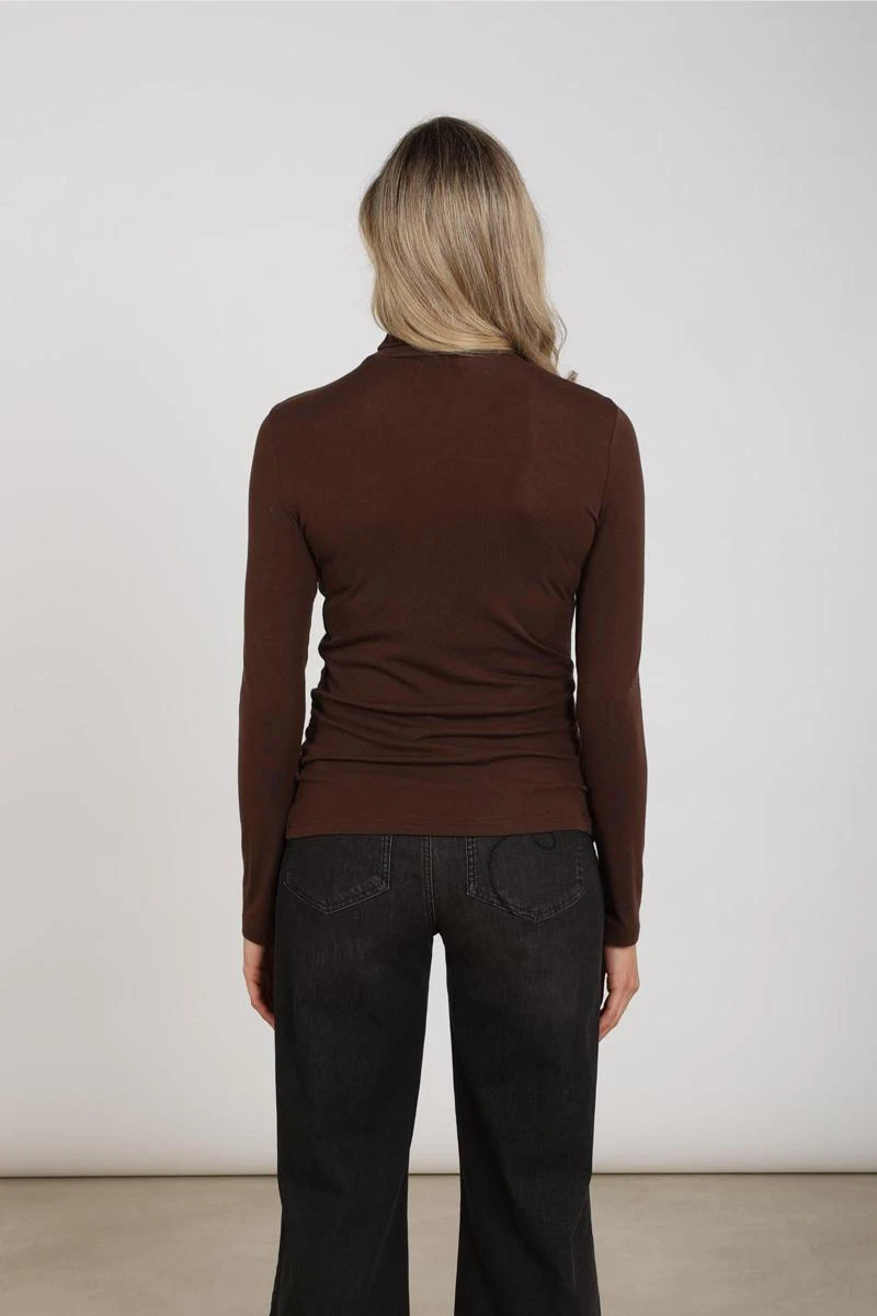 NUKUS Longsleeve NKF03061 Bruin 6