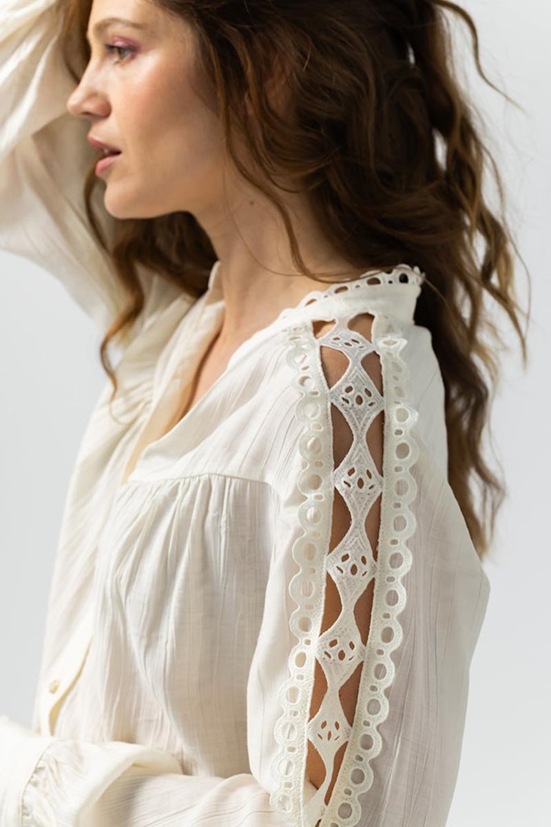 Label DOT Blouse Afra Off-White 4