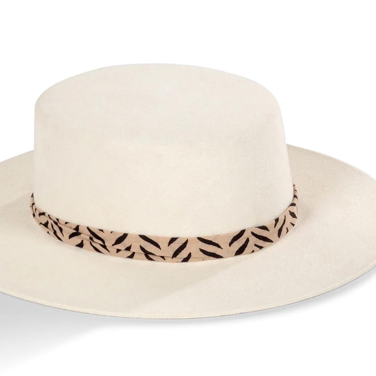 Old Habits Die Hard Old Habits Die Hard Hoed Strap Bandana Arrow Beige 1