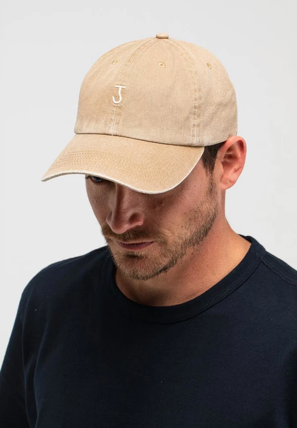 Butcher of Blue Pet Dad Beige 1