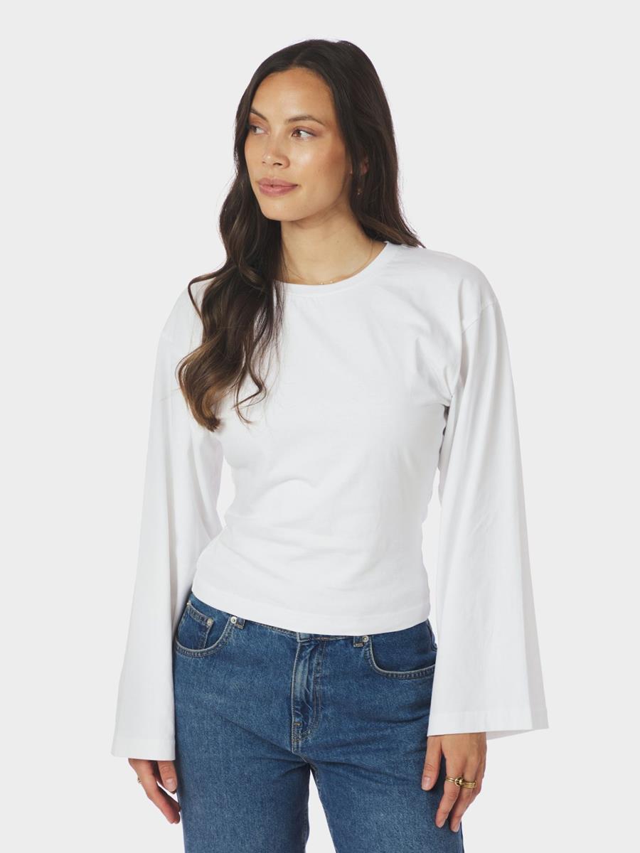 Neo Noir Longsleeve Paska Wit 1