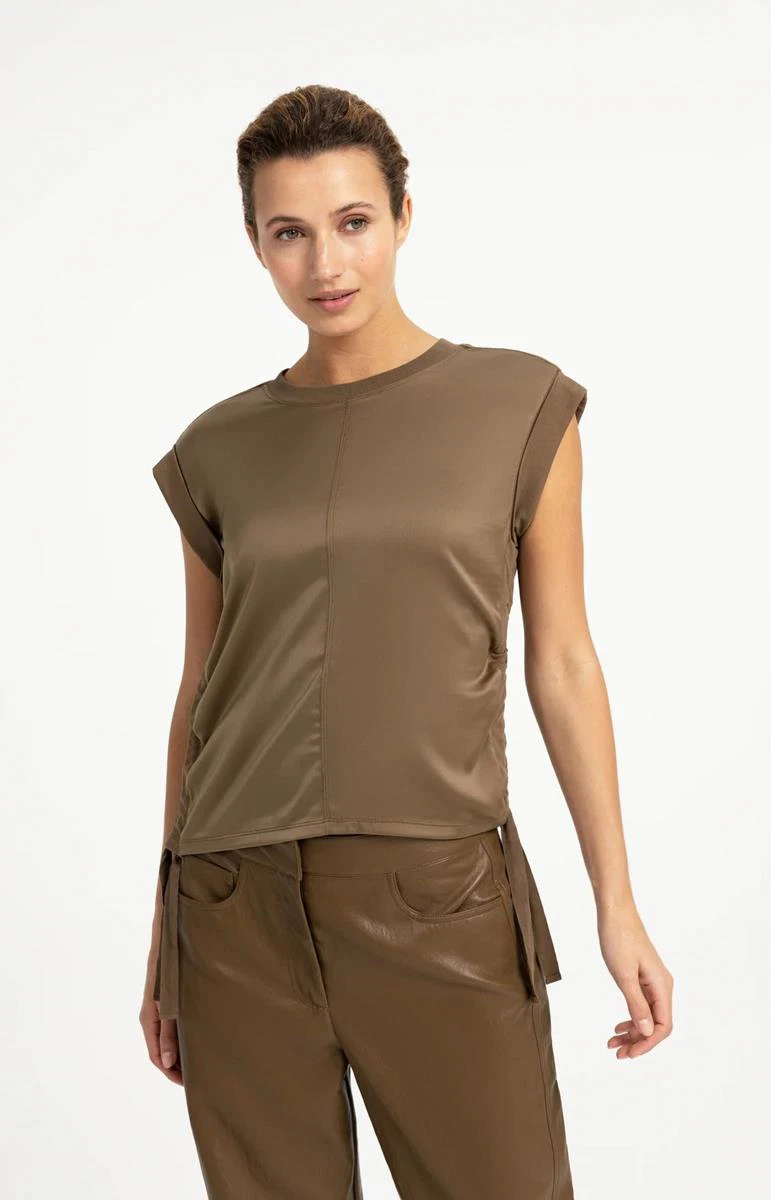 YAYA T-Shirt 01-709405-608 Bruin 1